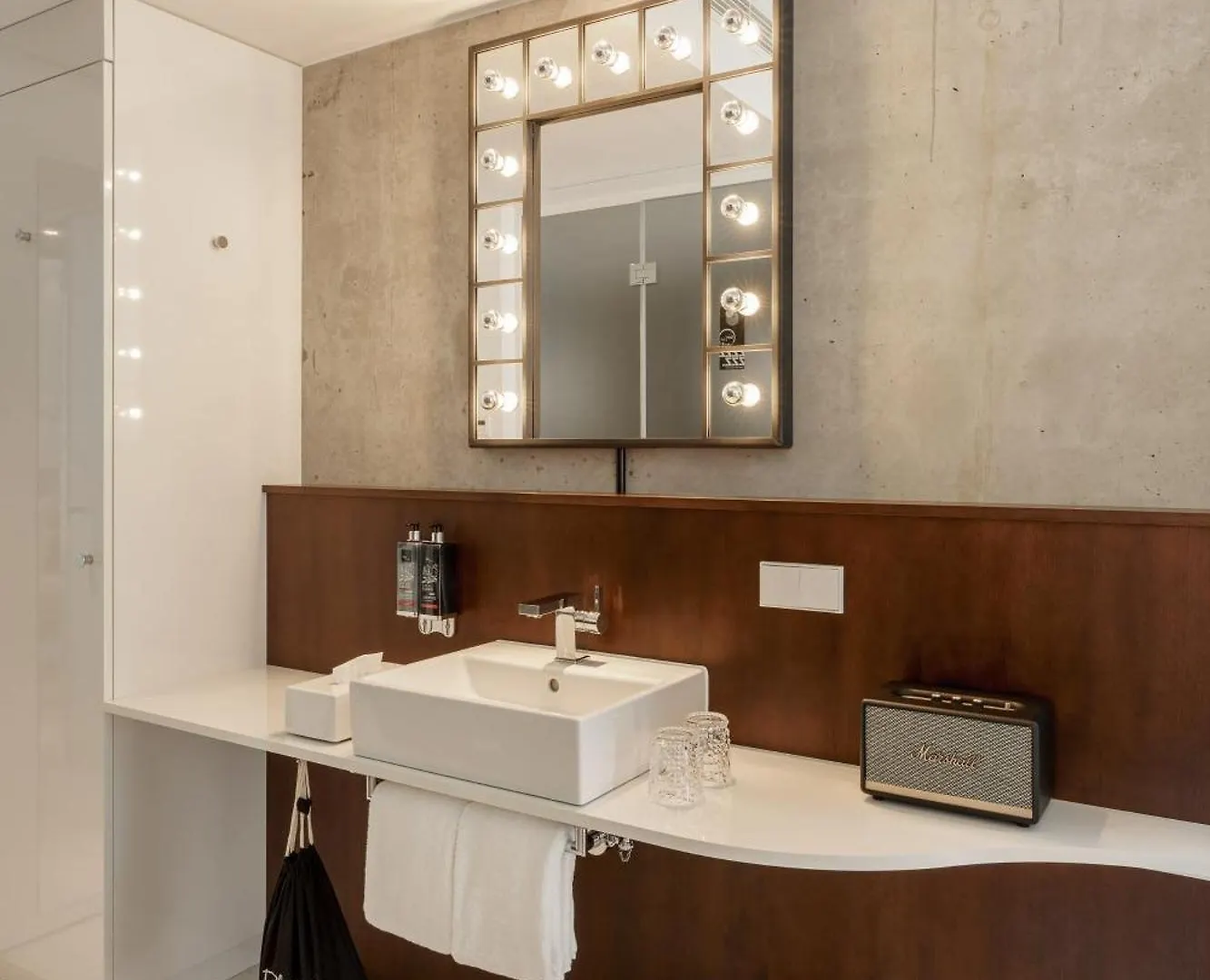 ****  Ruby Ella Hotel ケルン ドイツ
